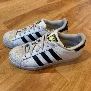adidas superstars ✨
